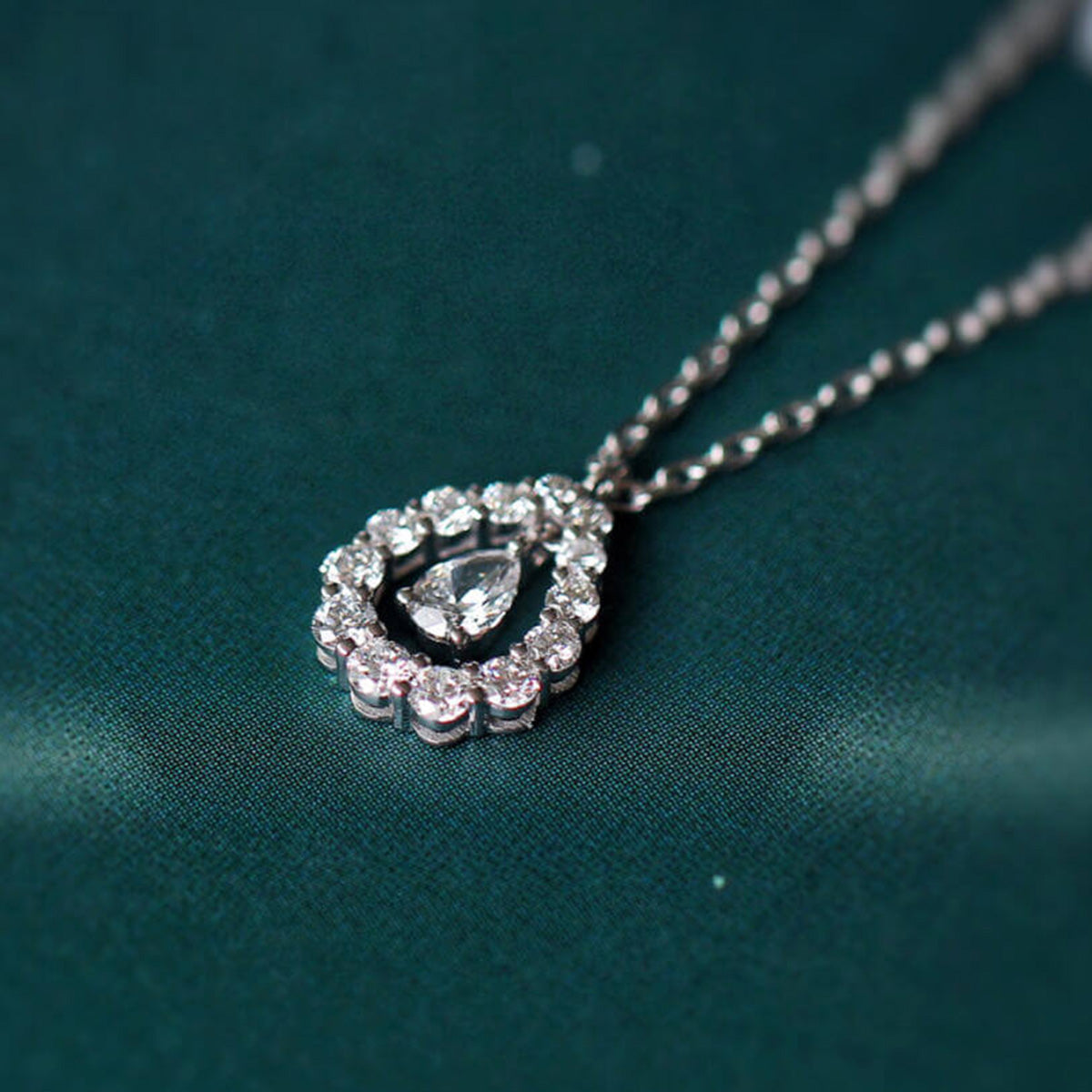 0,38 ct Birnenförmiger Laborgezüchteter Diamant-Tropfenanhänger Halskette 18K Gold