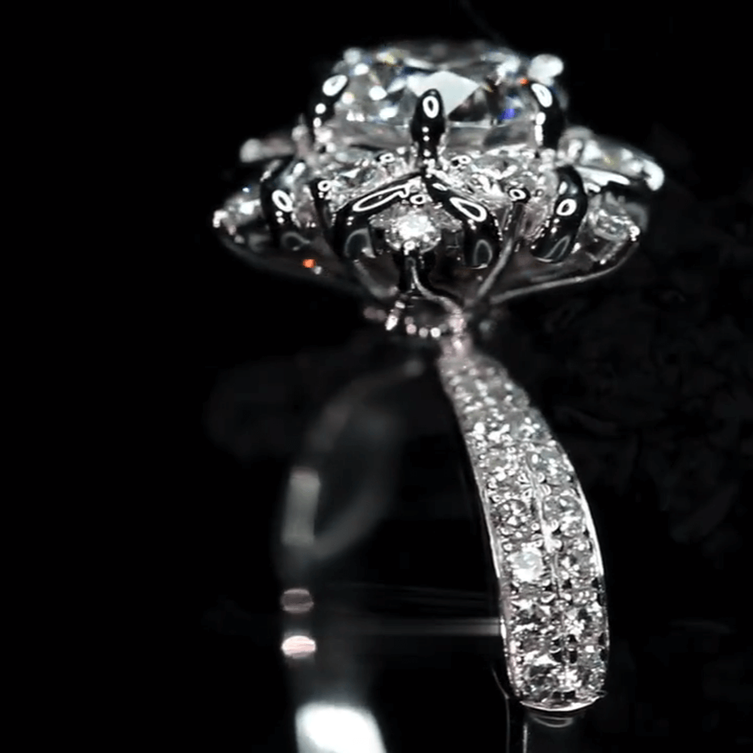 1 Karat Rundschliff Laborgezüchteter Diamant Schneeflocken-Halo-Verlobungsring