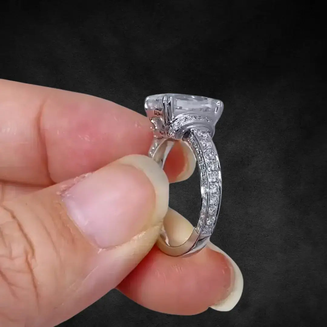 4 Karat Criss Cut Laborgezüchteter Diamant Verlobungsring