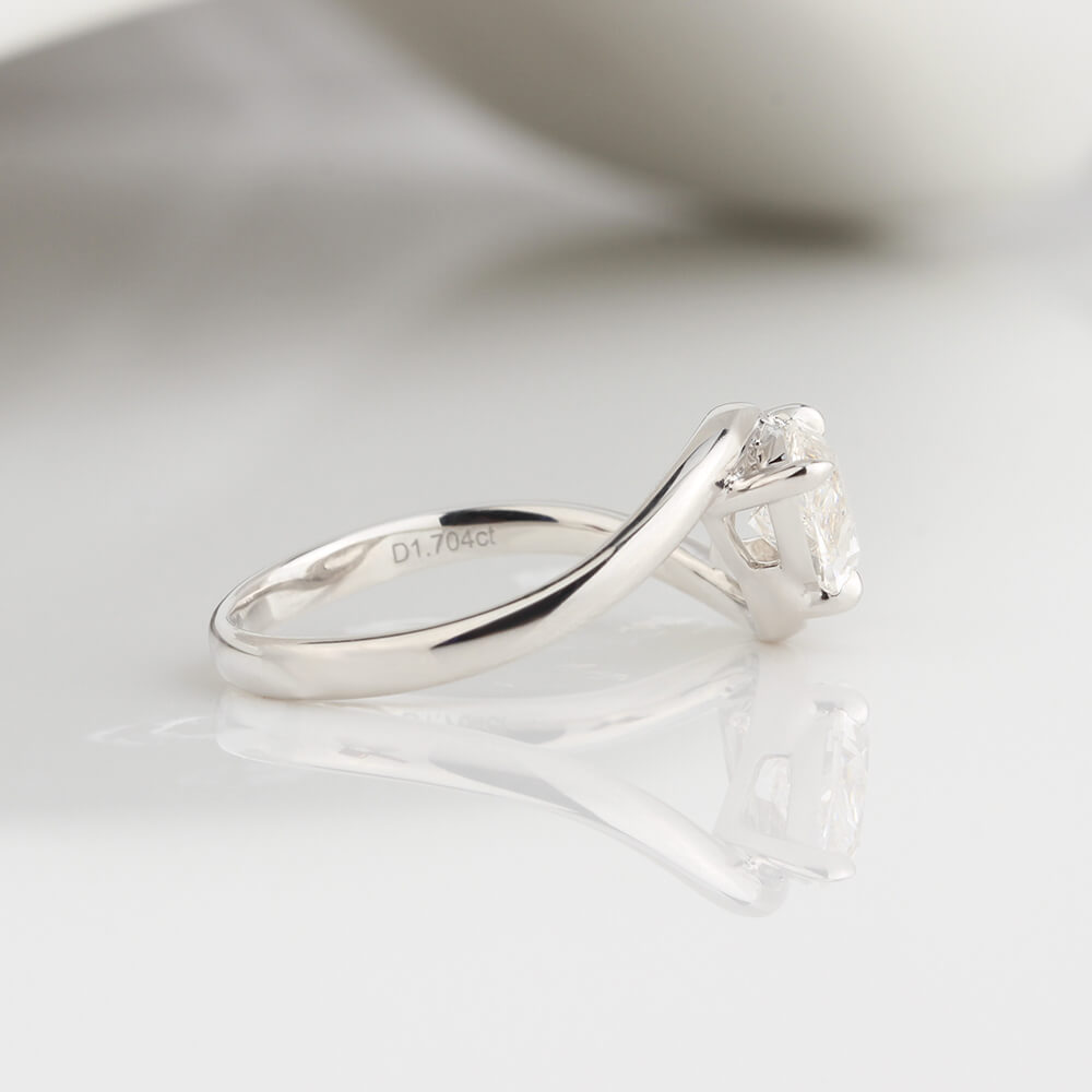 1,7 Karat Marquise Lab Diamantring 18K Gold