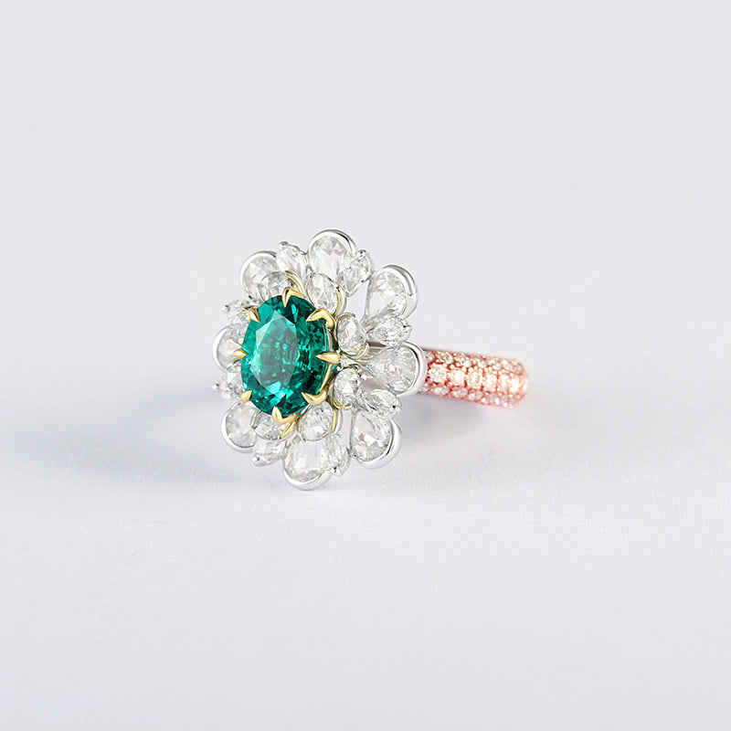 Cocktailring mit ovalem Schliff und Laborrubinen und Diamanten, Halo-Stil, 14 Karat Gold