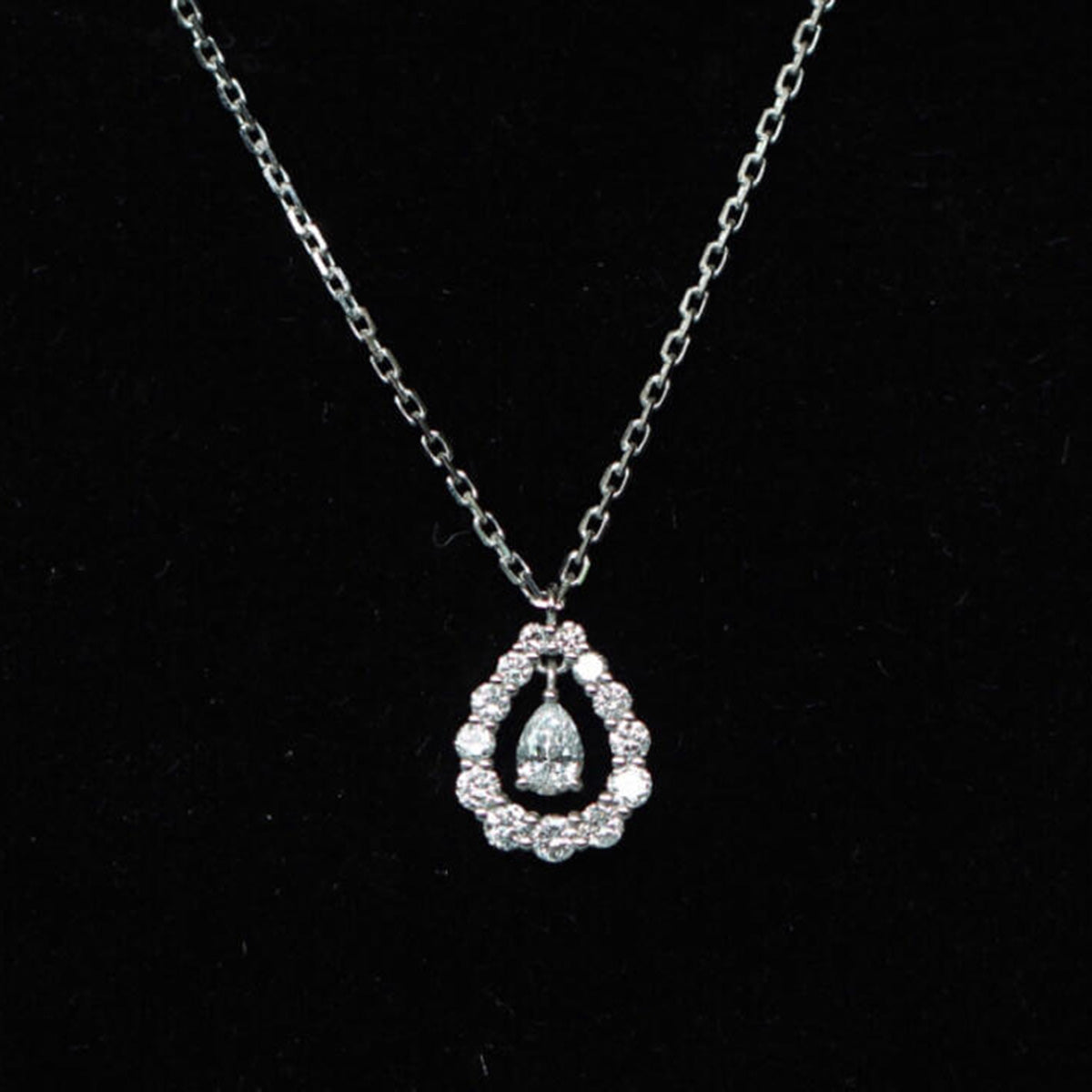 0.38ct Pear Lab-Grown Diamond Teardrop Necklace 18K gold