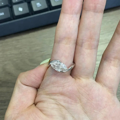 Bague en or 18 carats avec diamant marquise de laboratoire de 1,7 carat