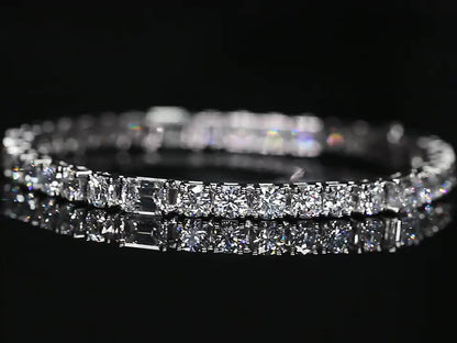 Bracelet de tennis en or 18 carats avec émeraude et diamants de laboratoire taille ronde 10 TDW