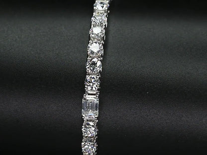 Bracelet de tennis en or 18 carats avec émeraude et diamants de laboratoire taille ronde 10 TDW