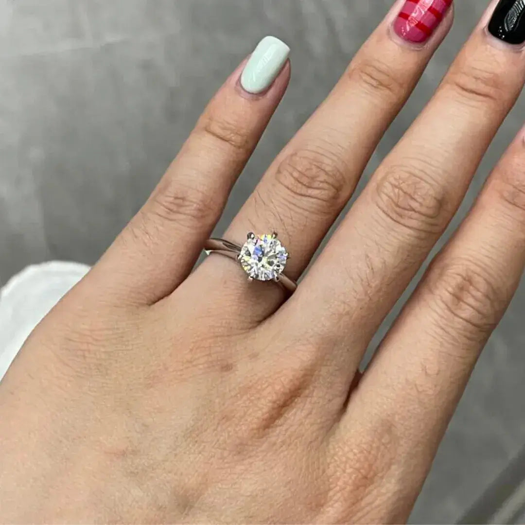 Bague solitaire en diamant de 2 carats à six griffes, cultivée en laboratoire