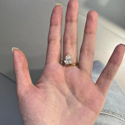 Bague en or 18 carats avec diamants de laboratoire en forme de poire de 3 carats