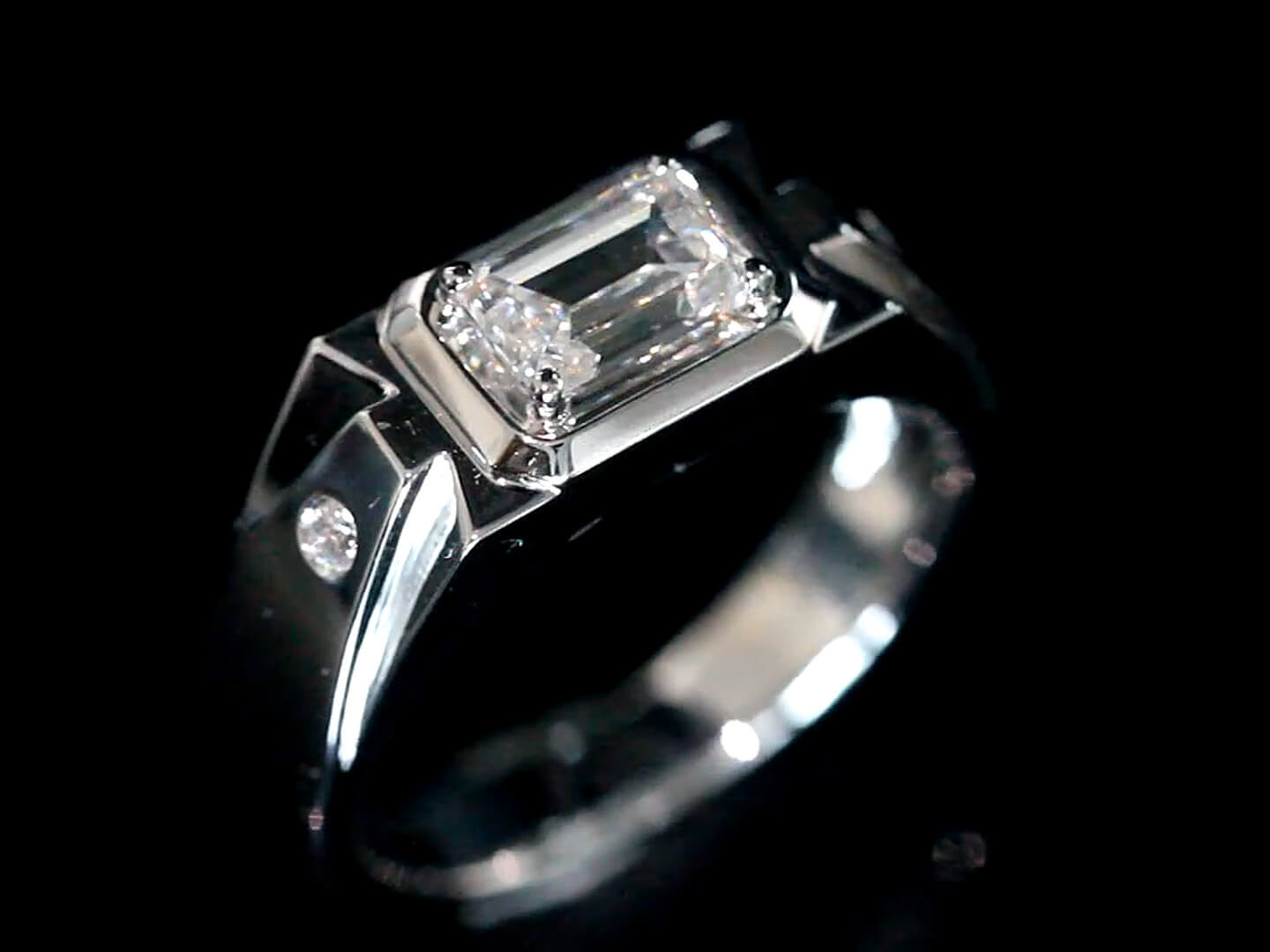 Verlobungsring für Herren mit Smaragdschliff und im Labor gezüchteten Diamanten, 18 Karat Gold