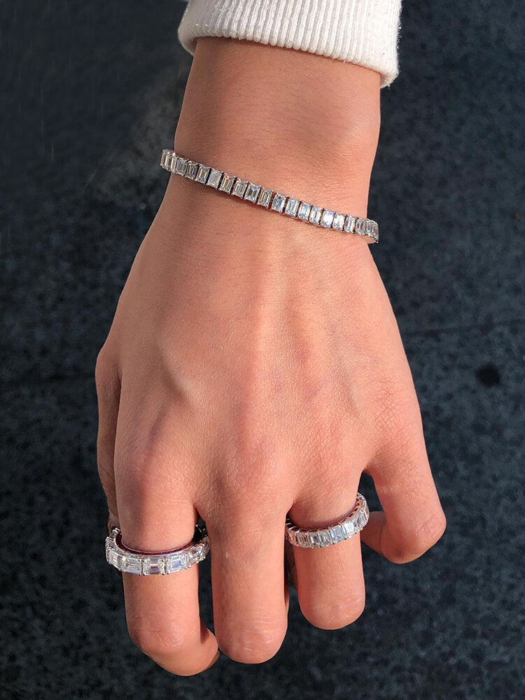 Tennisarmband mit im Labor gezüchteten Diamanten im Smaragdschliff, 18 Karat Gold