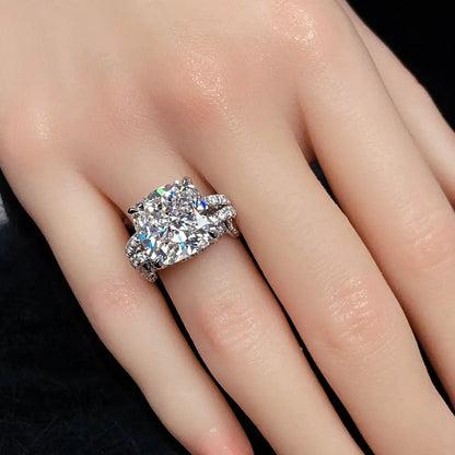 Bague luxueuse en forme de nœud avec diamant de laboratoire taille coussin de 10 carats