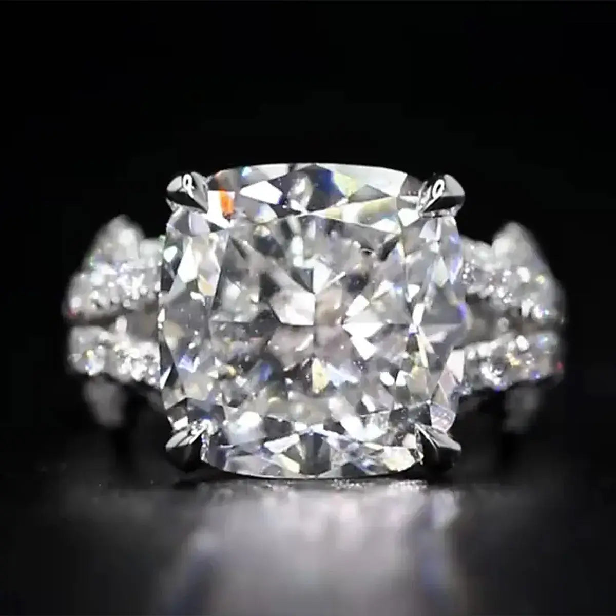 Bague luxueuse en forme de nœud avec diamant de laboratoire taille coussin de 10 carats