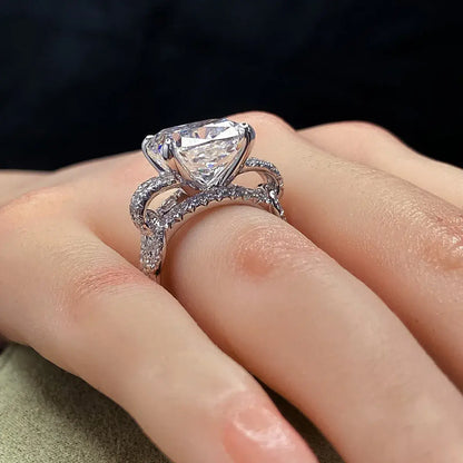 Bague luxueuse en forme de nœud avec diamant de laboratoire taille coussin de 10 carats