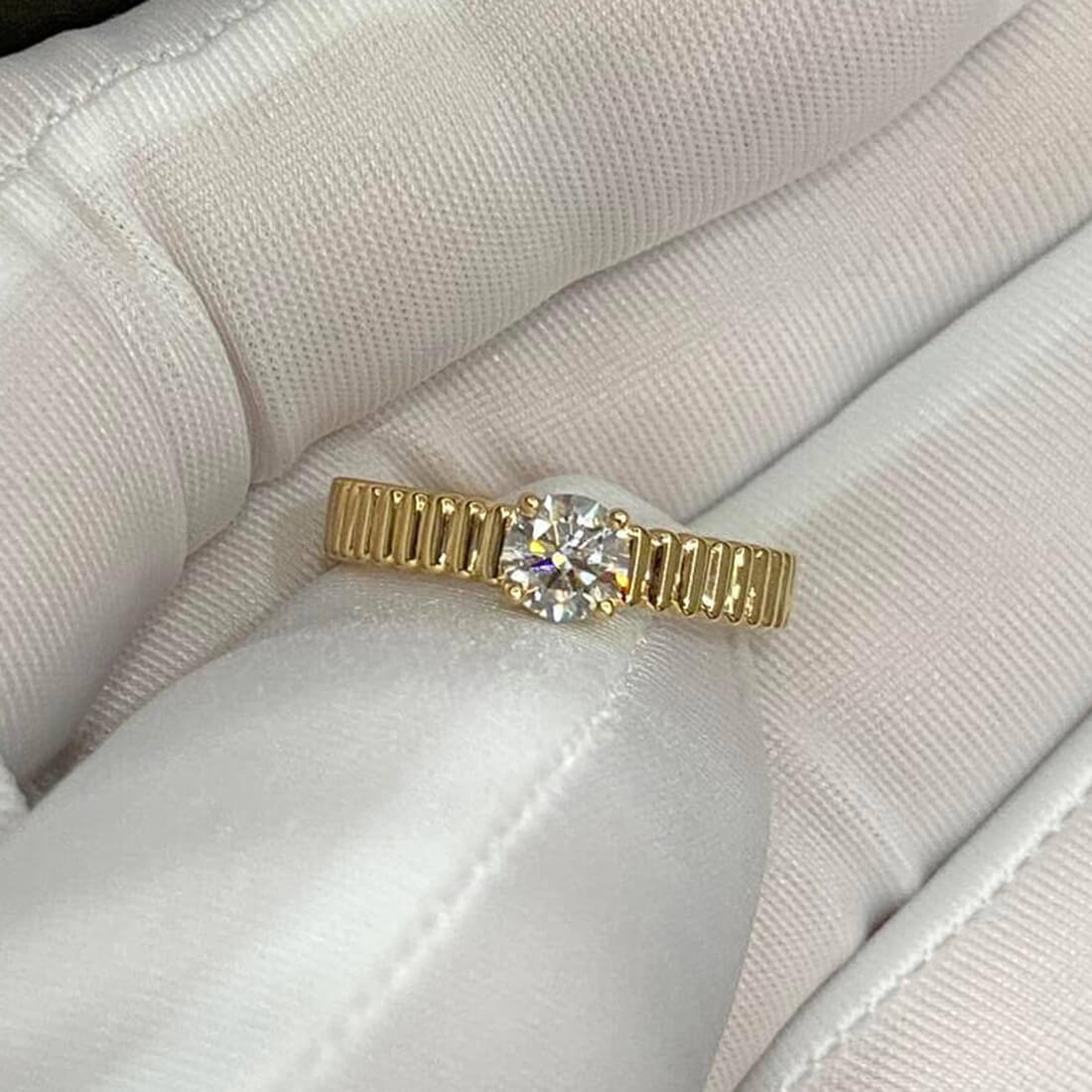 Vintage Engagement Ring Round Lab Diamond Solitaire Ring Prong Set Anniversary Unique Ring Hand Ribbed