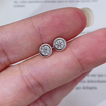 Jeder Ohrstecker mit 0,2 ct Lünette aus Labor-Diamanten in 925 Silber